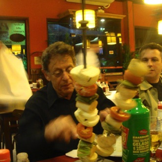 45 Philip Glass churrasco vegetarinao em Porto Alegre 2011. 45 Philip Glass churrasco vegetarinao em Porto Alegre 2011.